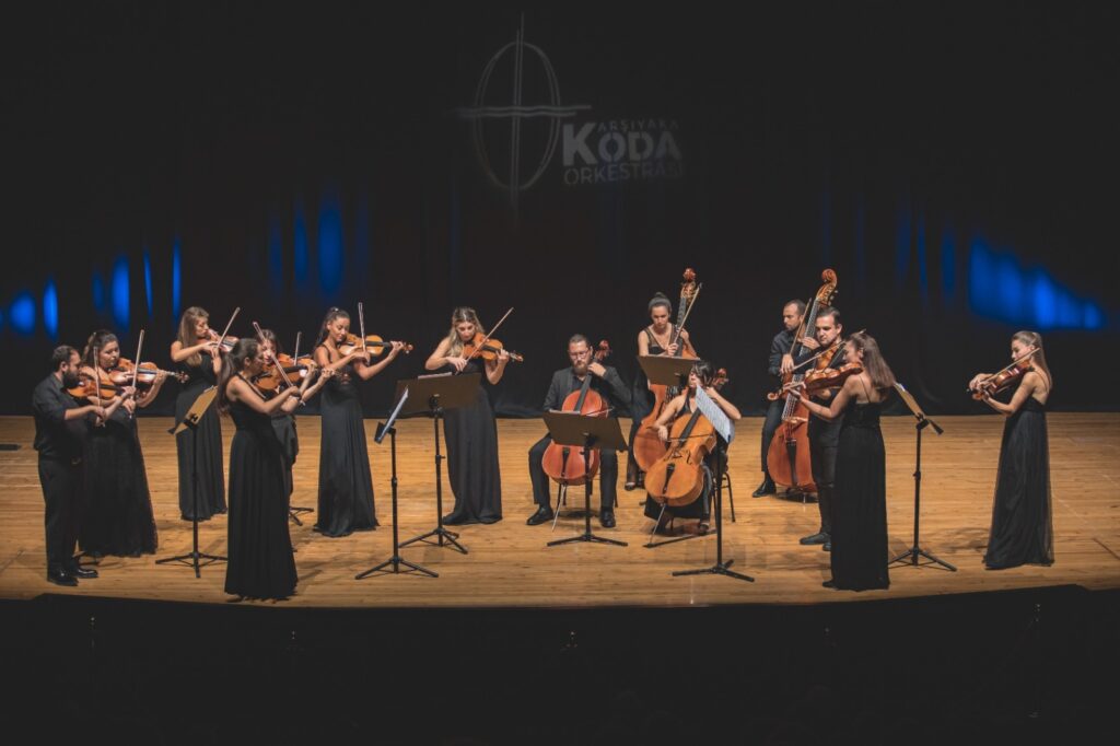 Karşıyaka Oda Orkestrası yeni sezonu alkışlarla açtı