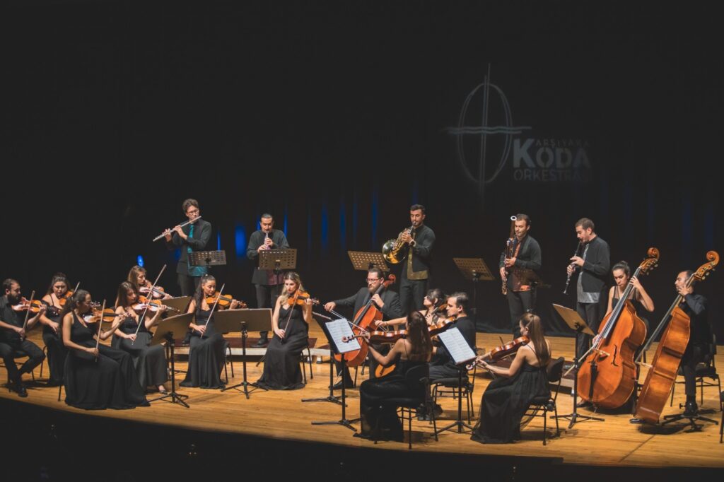 Karşıyaka Oda Orkestrası yeni sezonu alkışlarla açtı