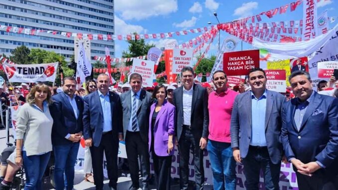 BAŞKAN TUGAY CHP’NİN BÜYÜK EMEKLİ MİTİNGİ’NE KATILDI - İntroHaber