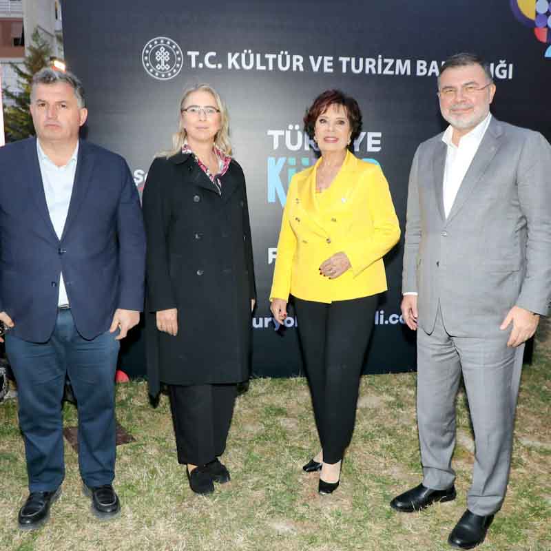 İZMİR’DE Ki  KÜLTÜR FESTİVALİ SONA ERDİ 