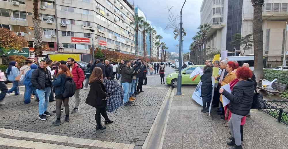 HÜRRİYETÇİ EĞİTİM SEN İZMİR'DEN TEPKİ: "TÜİK ENFLASYONUNU REDDEDİYORUZ, REFAH PAYI İSTİYORUZ"