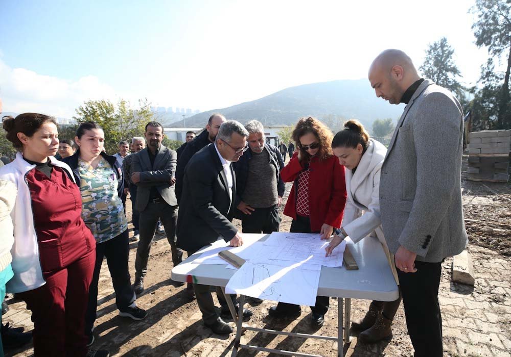 Karşıyaka’nın yeni hayvan barınağı için ilk kazma vuruldu