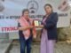 ÇİFTE GURUR, ÇİFTE ÖDÜL: ANNE VE OĞLU AYNI GÜN ÖDÜL ALDI - İntroHaber