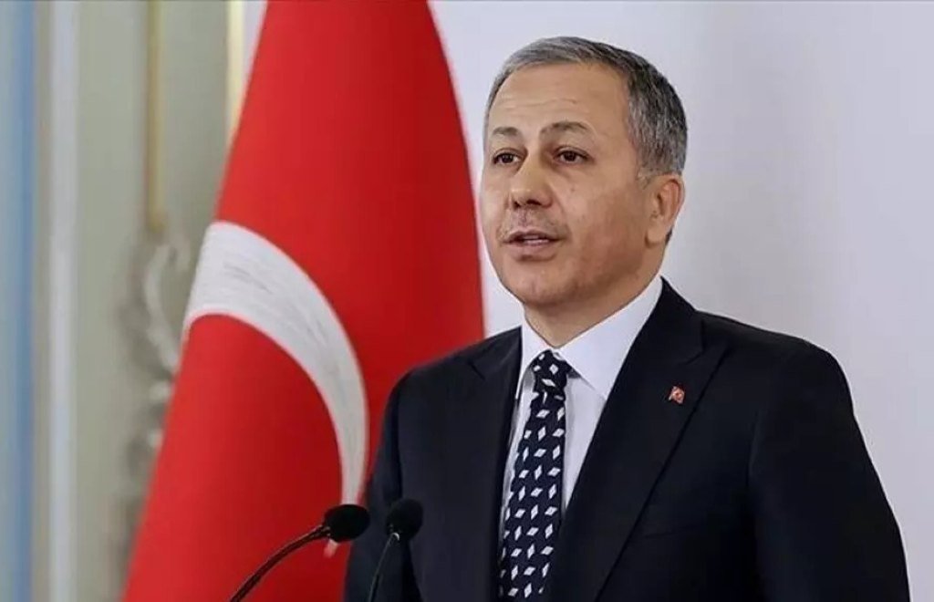 SON BAYRAMIN ACI BİLANÇOSU AÇIKLANDI: ÖLÜMLÜ TRAFİK KAZALARINDAN RAPOR ÇIKARILACAK İçişleri Bakanı Ali Yerlikaya, 3 bin 913 kaza, 44 ölüm!