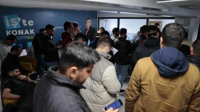 İş te Konak 1 yılda 778 kişiyi iş sahibi yaptı (3)