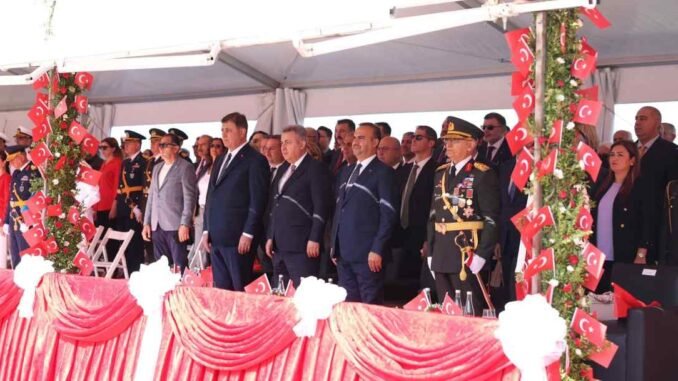 izmir valiligi 30 Ağustos Zafer Bayramı Haber Fotoğrafları (3) 30 Ağustos Zafer Bayramı İzmir'de Coşkuyla Kutlanacak