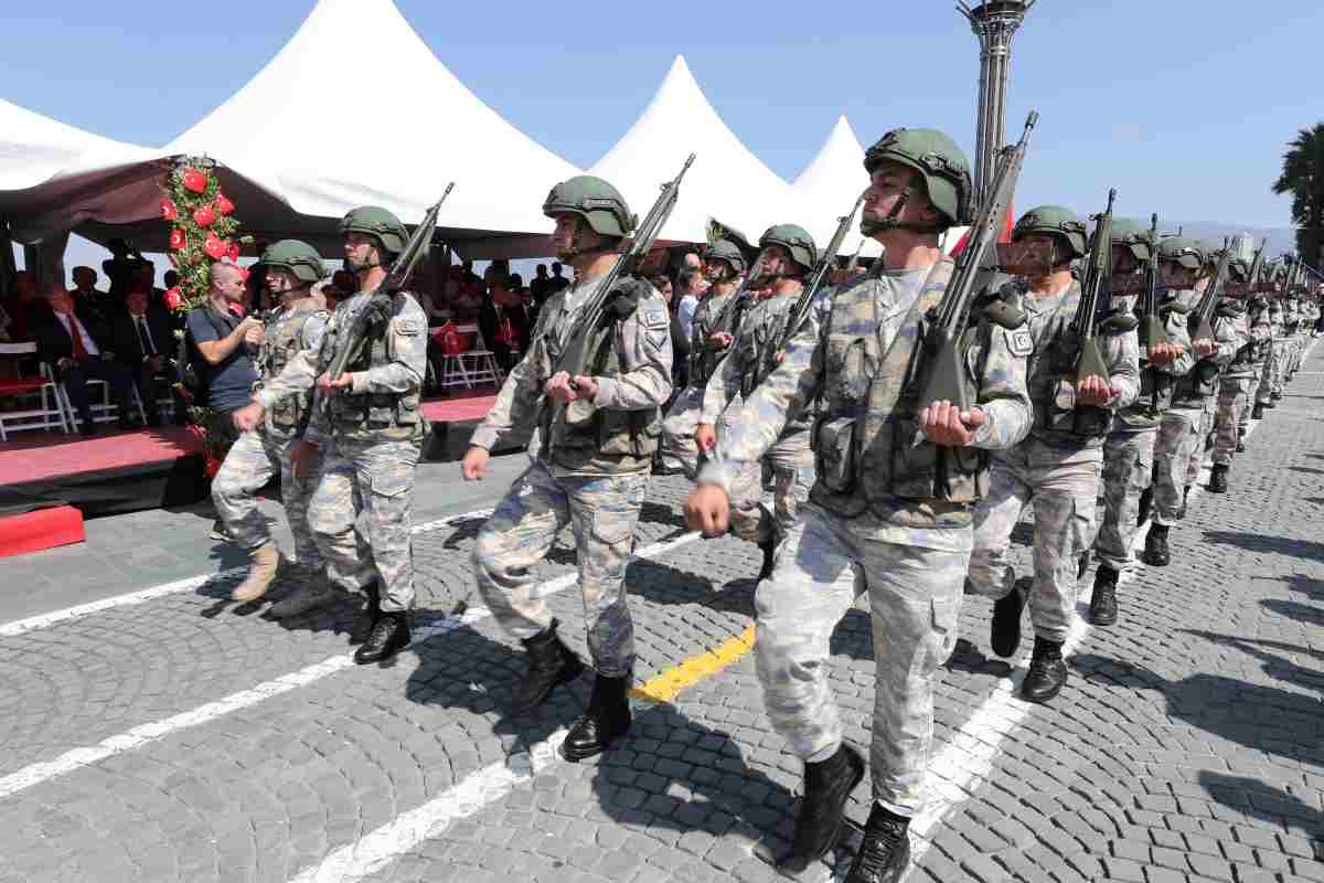 30 Ağustos Zafer Bayramı İzmir'de Coşkuyla Kutlanacak remi gecit askerler