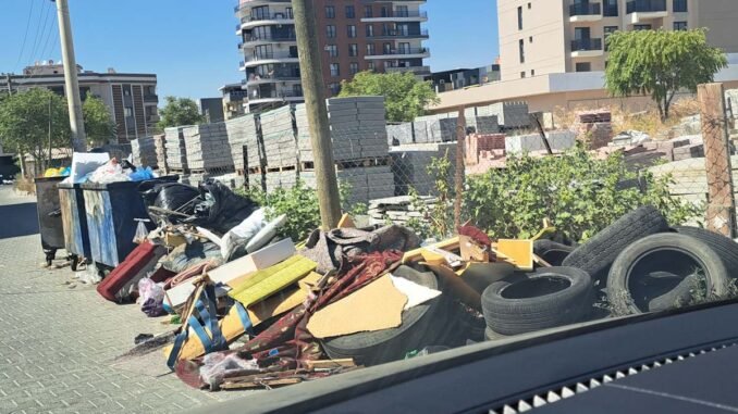 Birlik Sağlık Sen’den Bozyaka Eğitim Araştırma Hastanesi Tepkisi: “Hizmetler Kesilmemeli” - İntroHaber