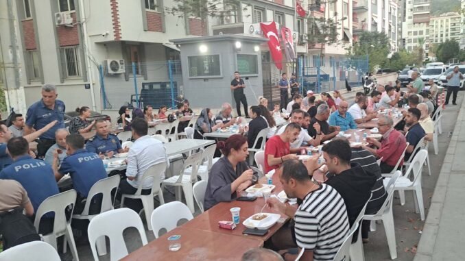BALÇOVA POLİS KARAKOLU ŞEHİTLERİ İÇİN MEVLİD OKUTULDU - İntroHaber