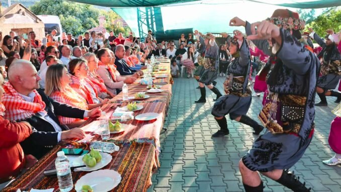 Bozalan İncir Festivali, muhteşem görüntülere sahne oldu - İntroHaber