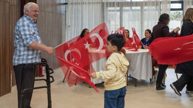 Çocuklar, Büyüklerin Kendilerine Miras Bıraktığı Cumhuriyet Bayramını Kutladı - İntroHaber