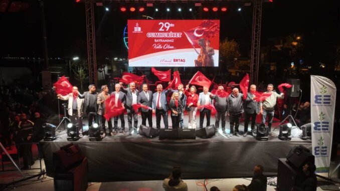 Edremit’te Bu Sene 29 Ekim Cumhuriyet Bayramı Başka Bir Coşkuyla Kutlanacak - İntroHaber